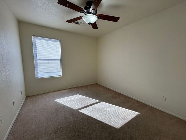 Building Photo - 5004 E Dartmouth St