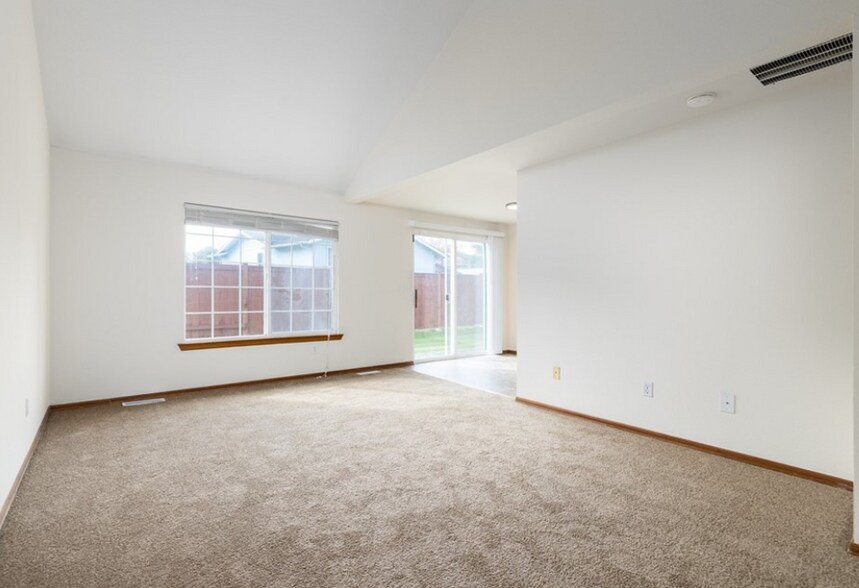 Building Photo - 2306 E Division St