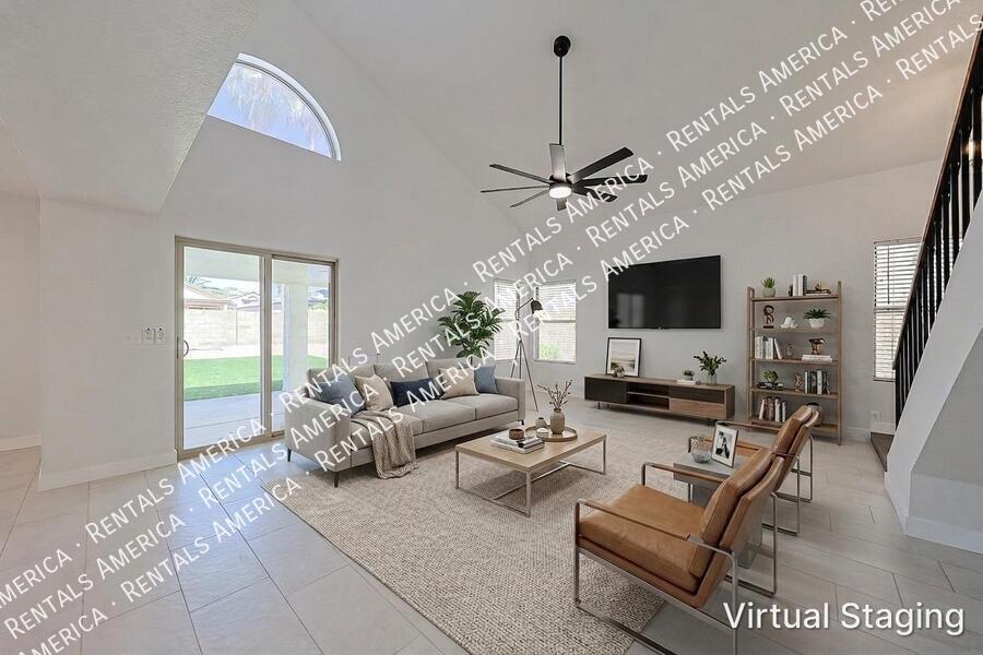 Building Photo - 4018 W Camino Vivaz