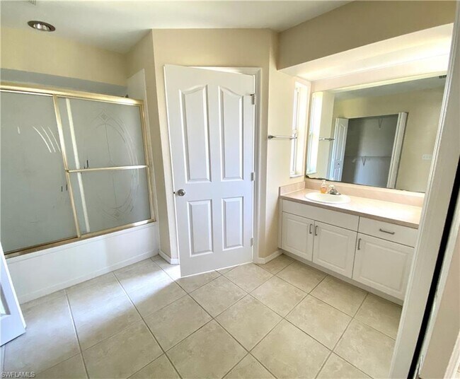 Building Photo - 1922 NE 14th Terrace