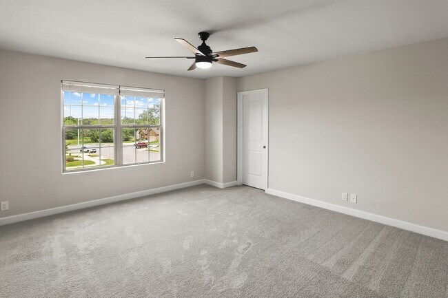 Building Photo - 4 Bedroom/3 bath home Southglen Subdivision