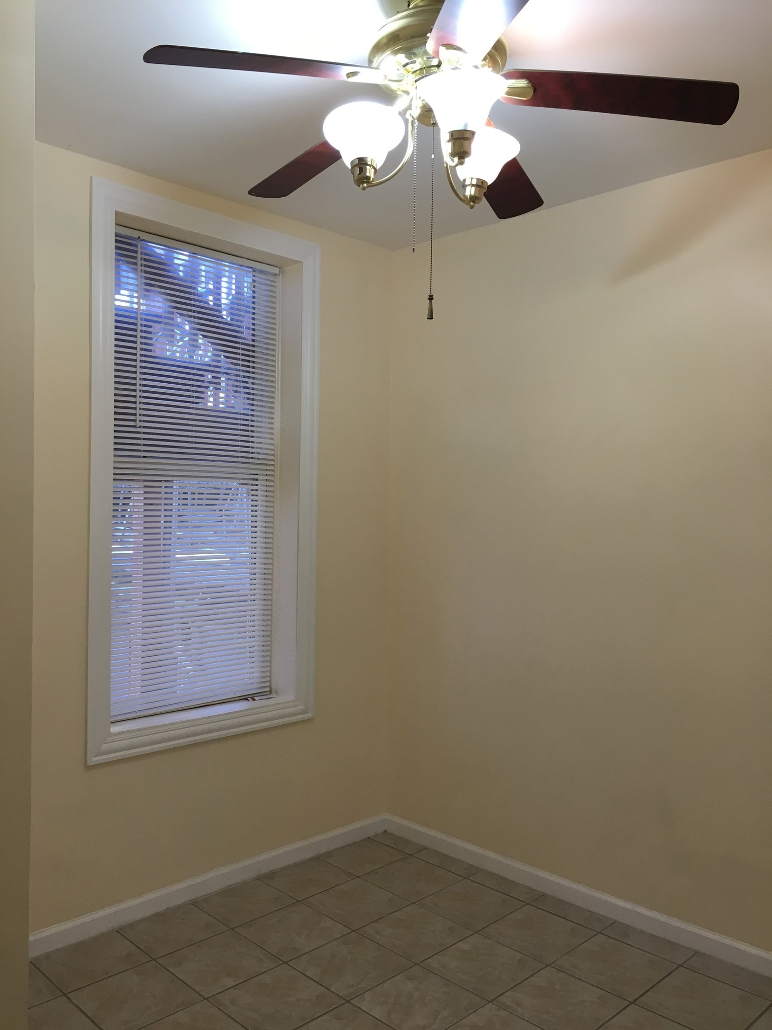 bedroom - 2014 S Ashland Ave