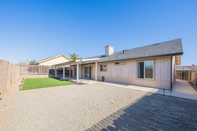 Building Photo - Beautiful home in Soledad!