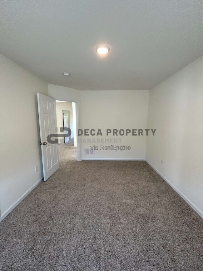 Building Photo - 16732 River Stone Dr