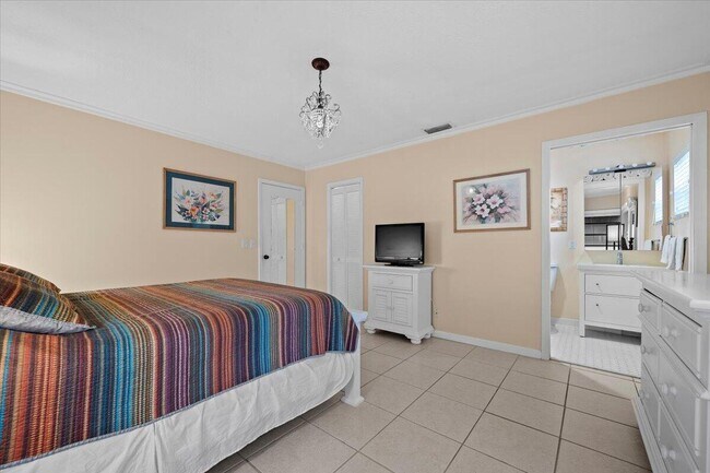 Building Photo - 1419 Riverside Cir