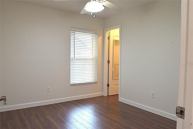 Building Photo - 2009 Branch Tree Ln