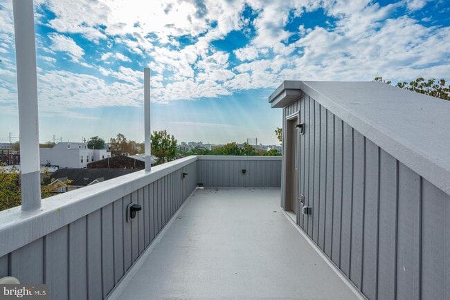 Building Photo - 2722 Latona St