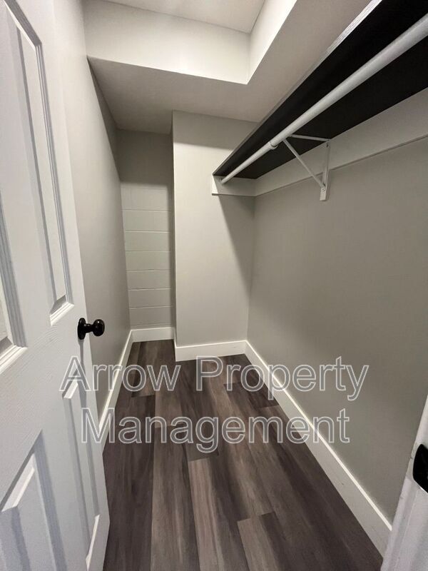 Building Photo - 877 N 26th St