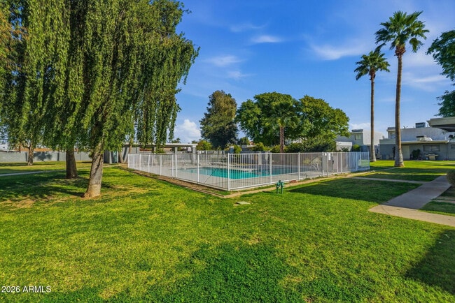 Building Photo - 6627 N 27th Ave