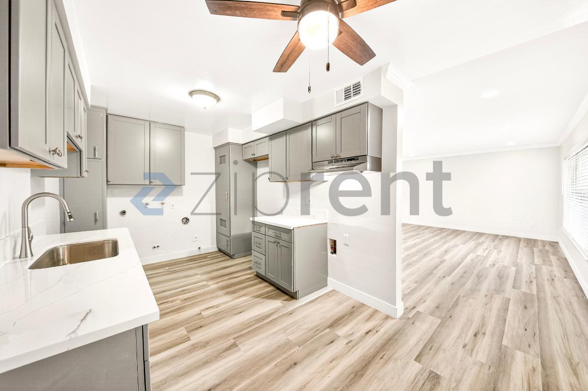 Building Photo - 2301 W Beverly Blvd