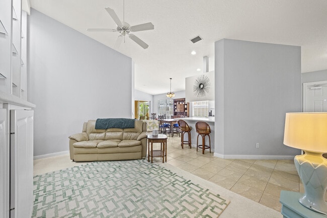 Building Photo - 12120 SW Elsinore Dr