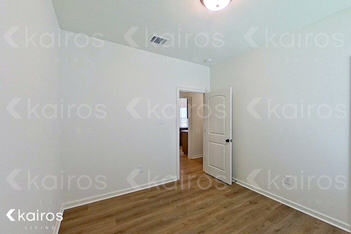 Building Photo - 101 Teddy Ln