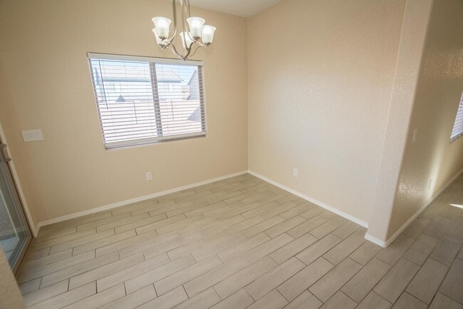 Building Photo - Stunning 2-Story Home in the Holiday Community!