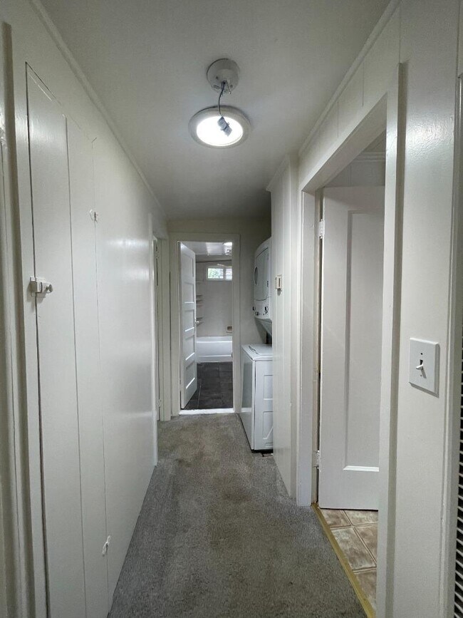 Building Photo - 501 Palmer Ln