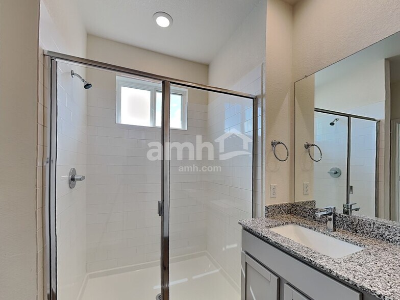 Building Photo - 2718 Meadowood Heights