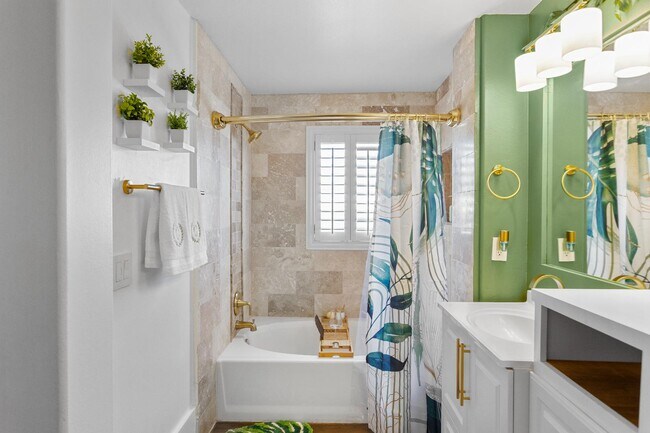 Building Photo - 10809 Garden Mist Dr