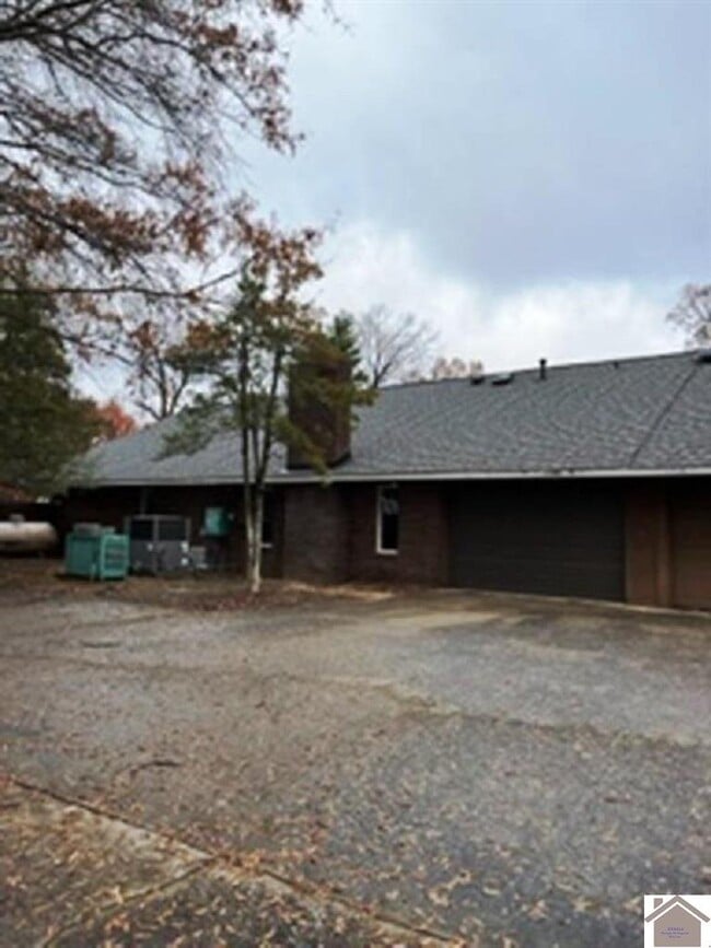 Building Photo - 1075 Friedman Ln