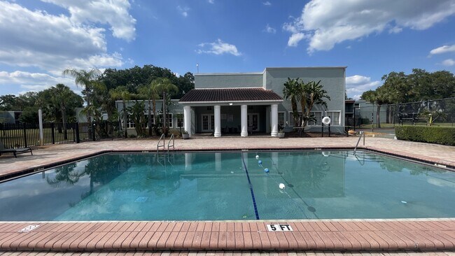 Building Photo - 2860 Somerset Park Dr