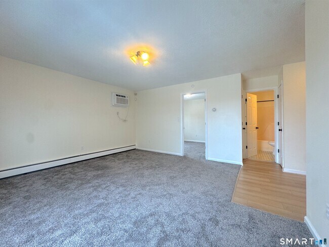 Building Photo - 666 Broad St