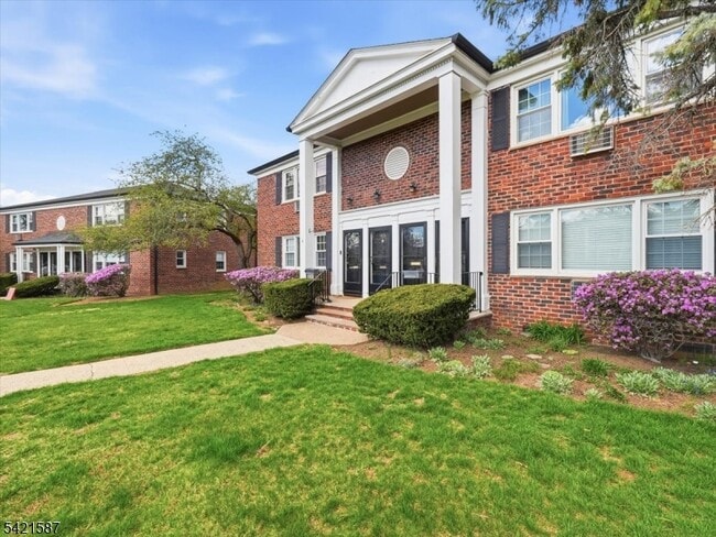 Building Photo - 115 Pitney Pl