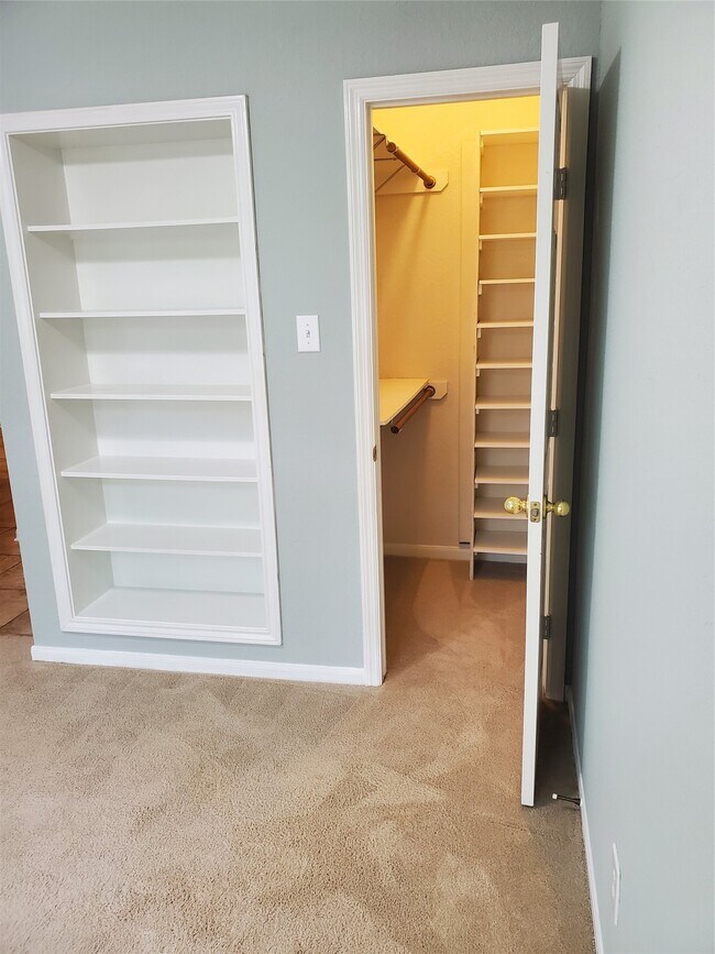 Building Photo - 2715 Falling Forest Ct