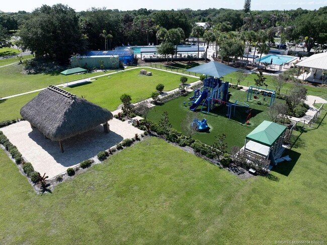 Building Photo - 2386 SW Creekside Dr