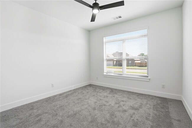 Building Photo - 87 N Banner Ave