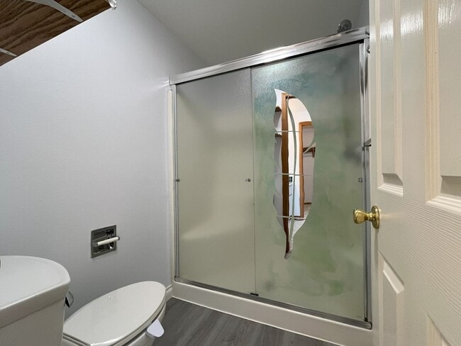 Building Photo - Spacious 4-Bedroom, 2.5-Bathroom Home with...