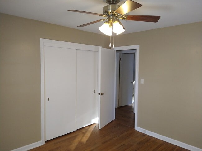 Building Photo - 1510 N Platte Ave