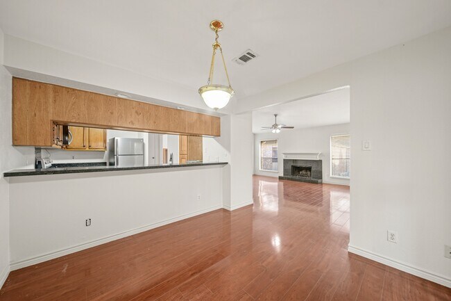 Building Photo - 8100 Cambridge St