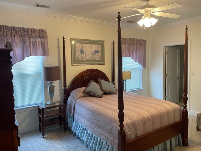 Building Photo - 2 Bed, 2 Bath Apartment on the River - Furnhsied Rental