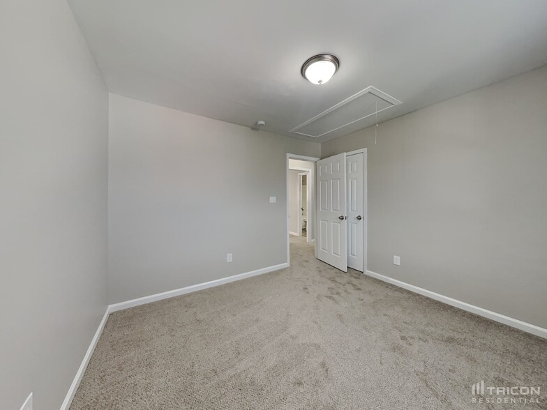Building Photo - 1521 Clover Ridge Ct