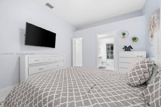 Building Photo - 2002 Lake Breeze Ct