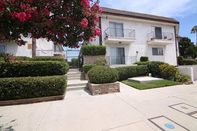 Building Photo - 8544 Independence Ave