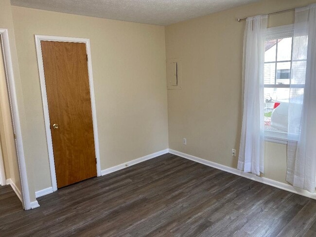 Building Photo - 130 Fairground Blvd