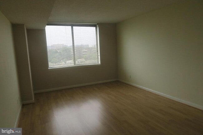 Building Photo - 3709 S George Mason Dr