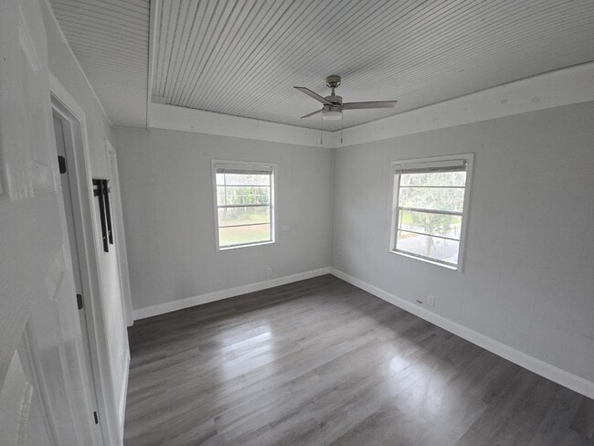 Building Photo - 101 S Moss St