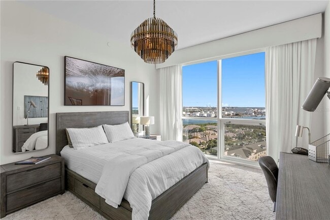 Building Photo - 450 Knights Run Ave