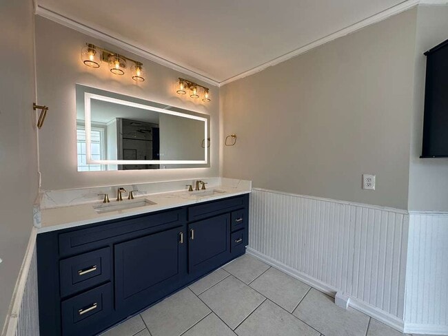 Building Photo - 15019 Edindale Dr