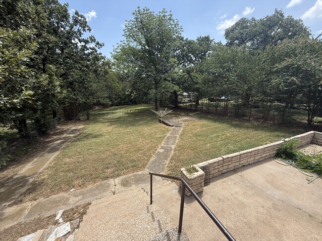 Building Photo - 1108 Park Dr