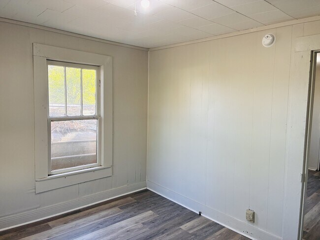 Building Photo - 838 N 34th St