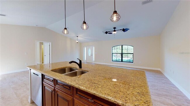 Building Photo - 4851 Kennett St