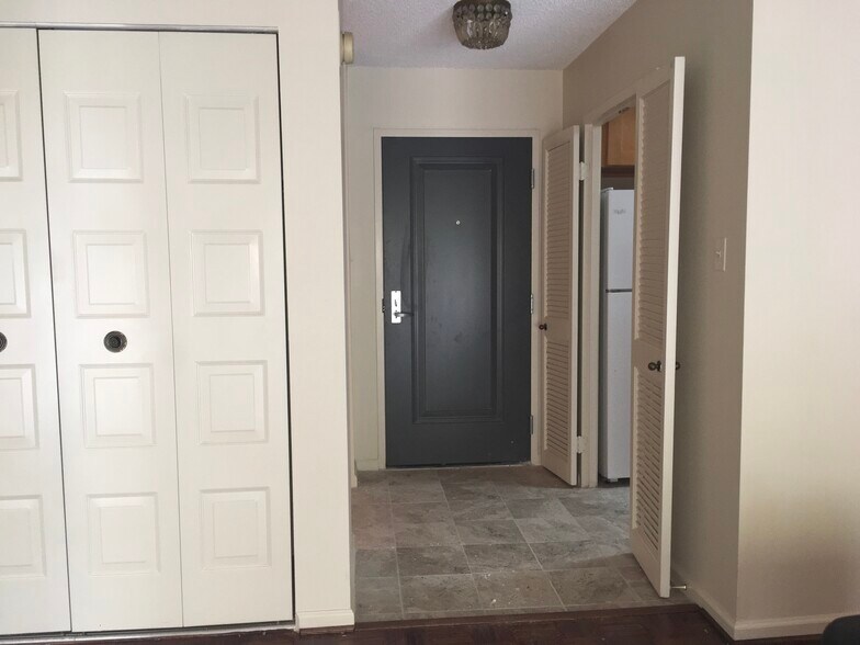 Front Door - 5300 Columbia Pike