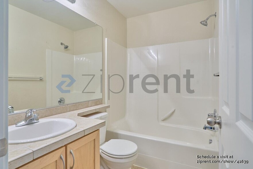 Building Photo - 15440 SW Mallard Dr