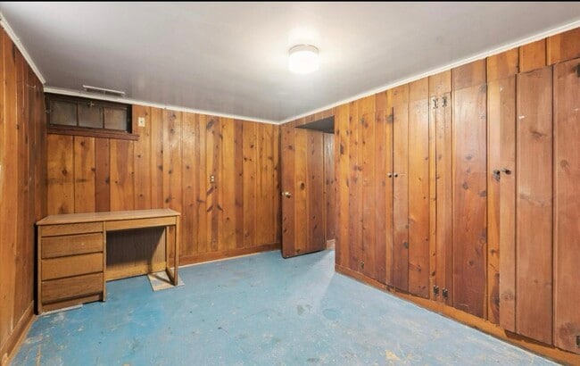 Building Photo - 506 W Oakland Ave