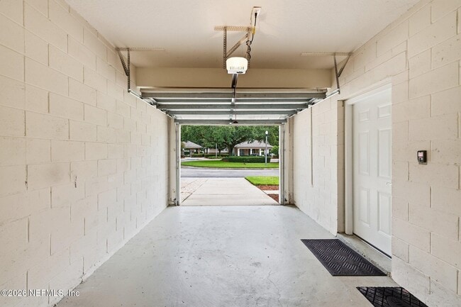 Building Photo - 6726 White Blossom Cir