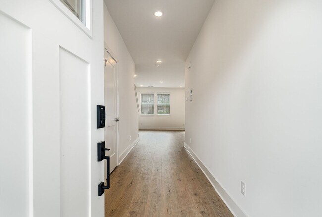 Building Photo - 728 Caraway Ln