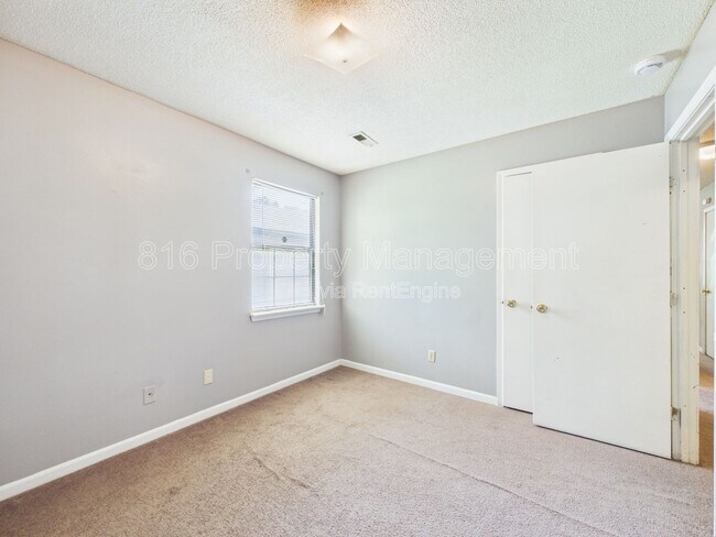 Building Photo - 7115 Bales Ave