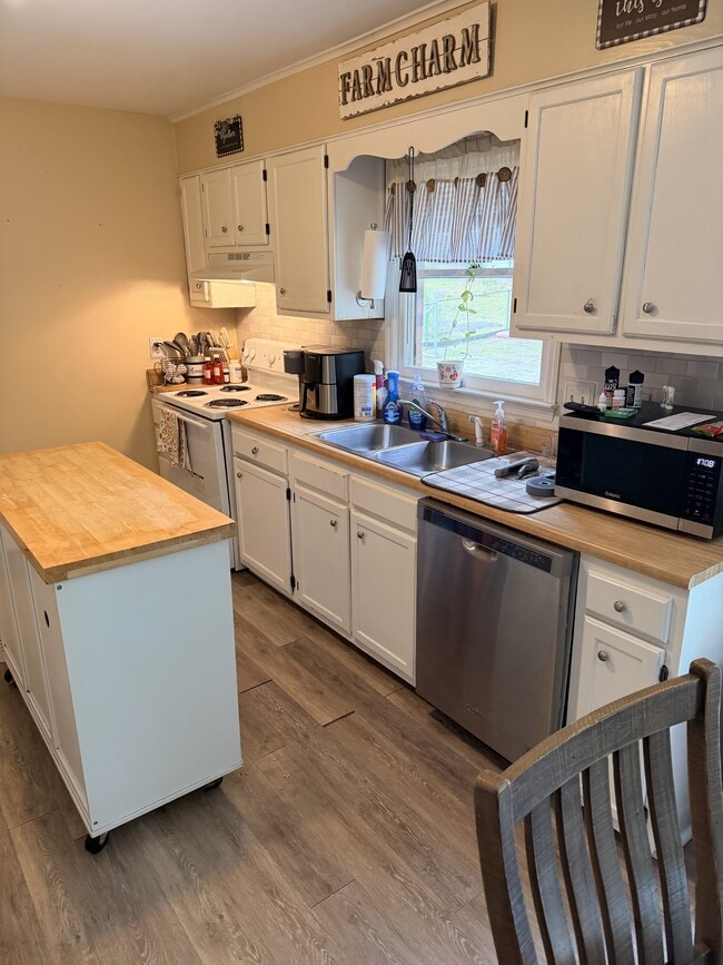 Building Photo - 6632 Suga Cir