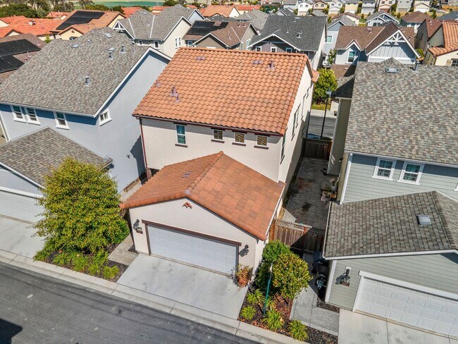 Building Photo - 3 Bed, 3 Bath East Garrison